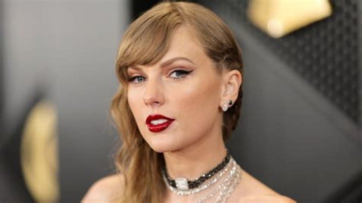 Unraveling The Truth: Does Taylor Swift's Mom Have Cancer?