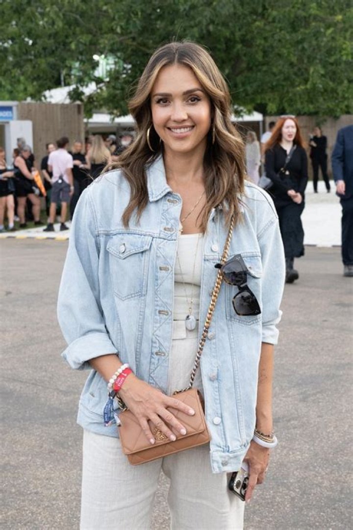 Unveiling The Bonds: The Sisters Of Jessica Alba