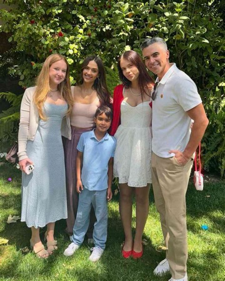 Unveiling The Roots: The Parents Of Jessica Alba